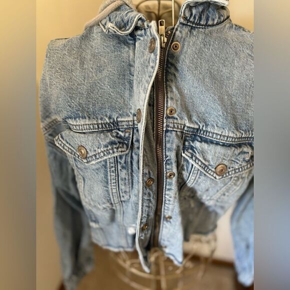 American eagle cropped distressed denim jacket with hood XS - Picture 8 of 16